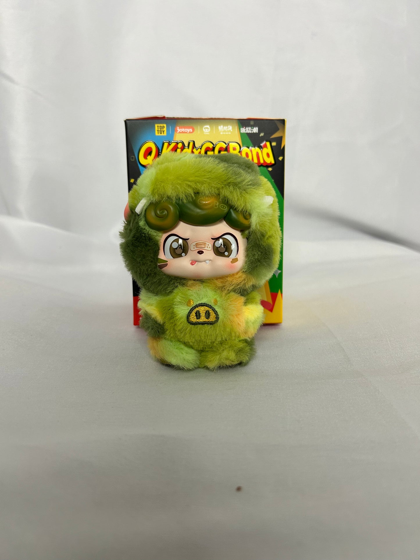 Q.Kid x GG Bond Super Bro Series Vinyl Collectible Plush Keychain Pendant Blind Box